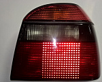 VW Golf III 09/91-> Фонарь задний красно/черно/красный, правый